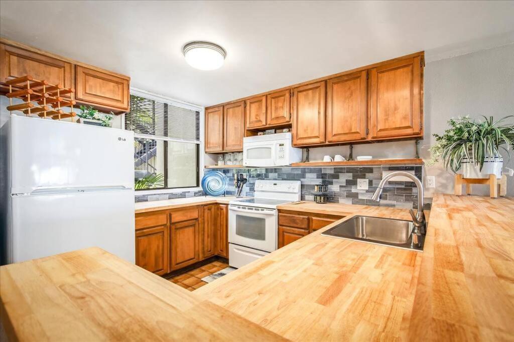 Beautiful 2/2 Condo In Kailua Kona. Ocean View! Екстериор снимка