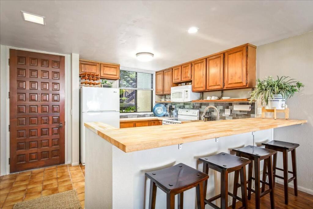 Beautiful 2/2 Condo In Kailua Kona. Ocean View! Екстериор снимка